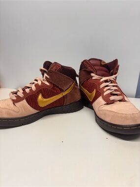 Vintage Nike Dunk High GS Deep Burgundy size 6Y